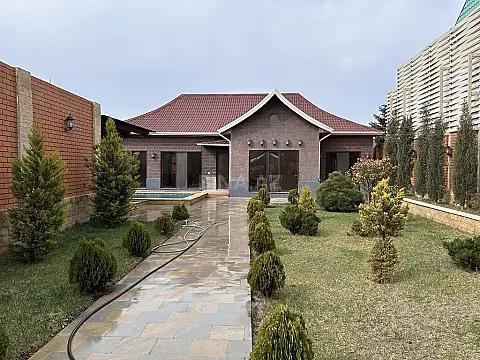 Kirayə verilir 4 otaqlı həyət evi 320 m²