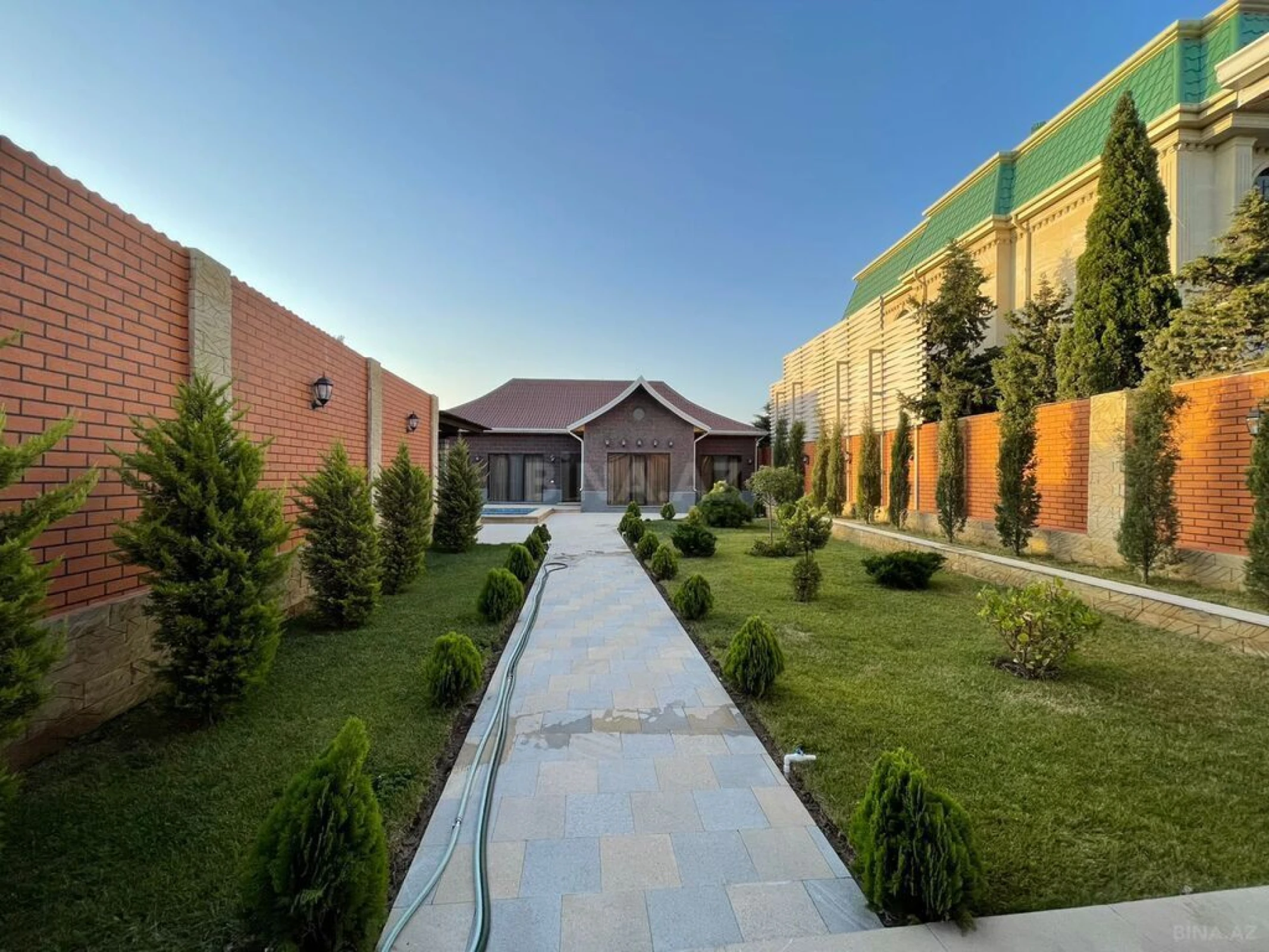 Kirayə verilir 4 otaqlı həyət evi 320 m²