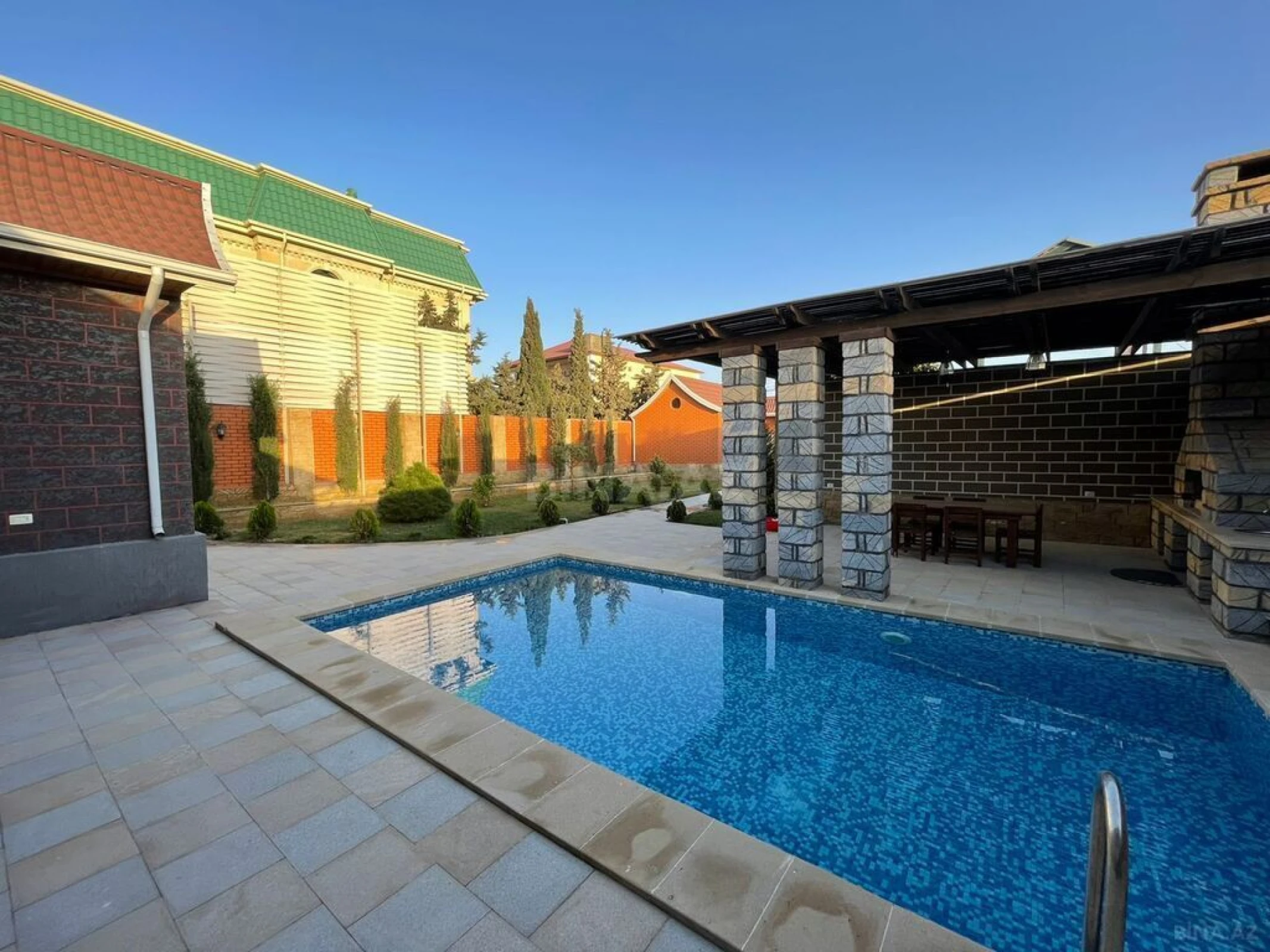 Kirayə verilir 4 otaqlı həyət evi 320 m²