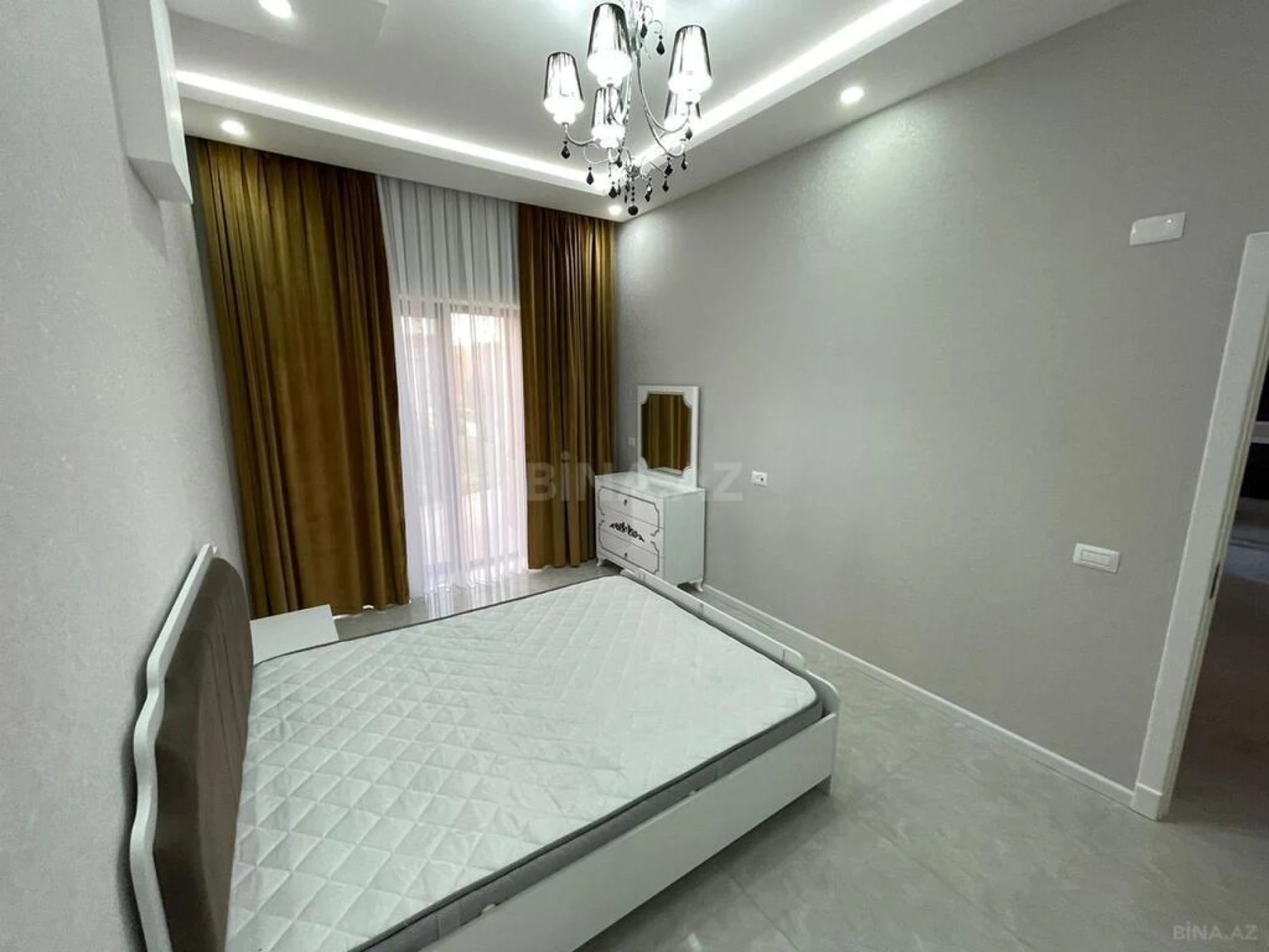 Kirayə verilir 4 otaqlı həyət evi 320 m²