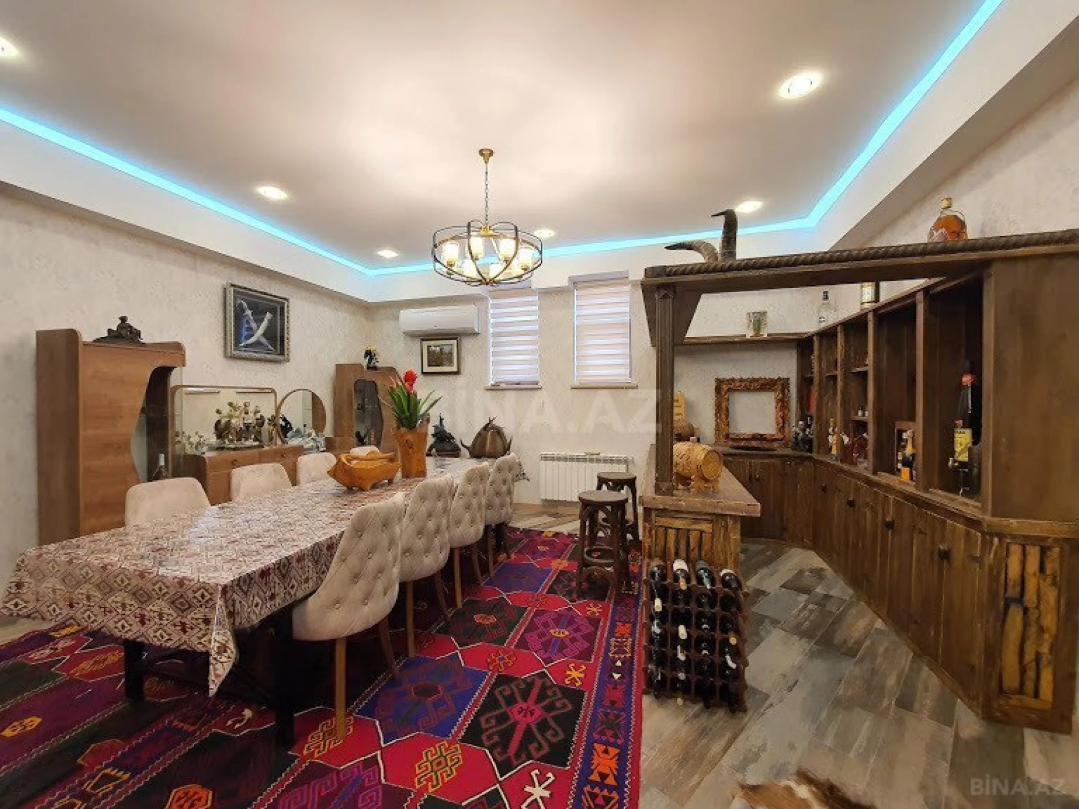 Satılır 9 otaqlı həyət evi 600 m²