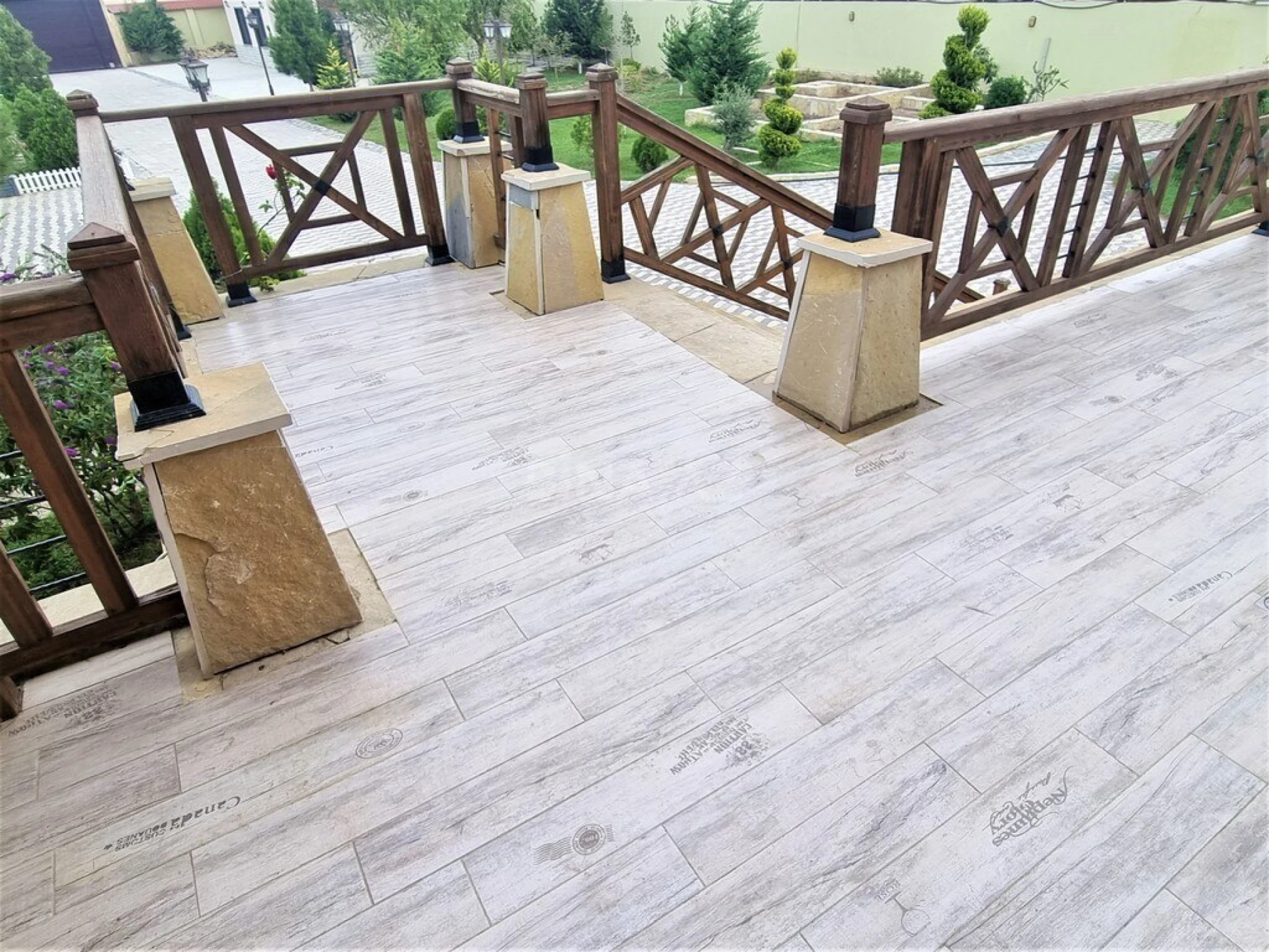 Satılır 9 otaqlı həyət evi 600 m²