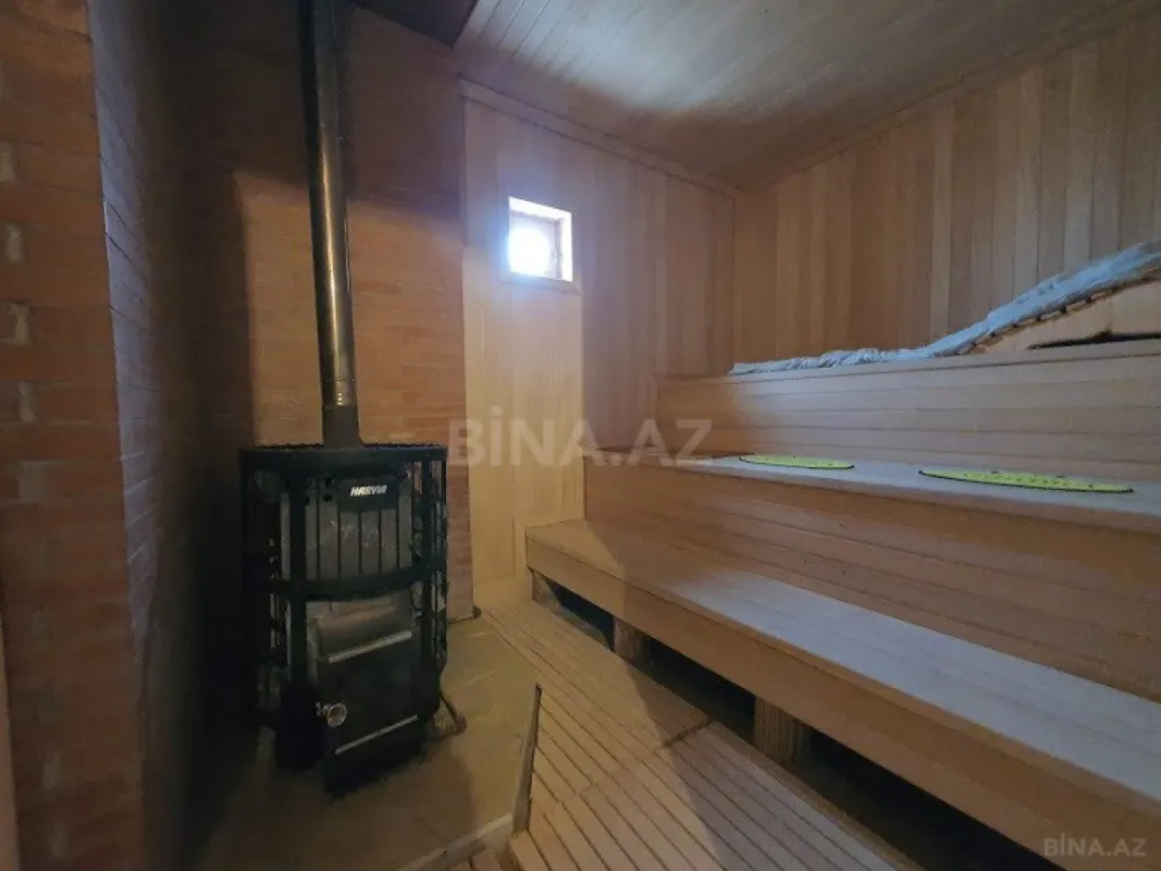 Satılır 9 otaqlı həyət evi 600 m²