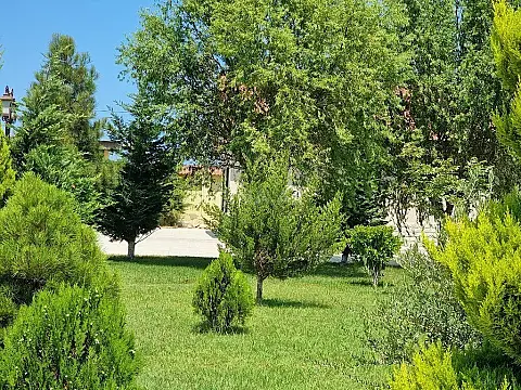 Satılır 9 otaqlı həyət evi 600 m²