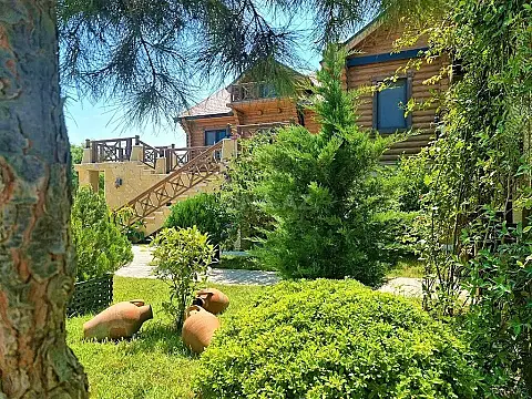 Satılır 9 otaqlı həyət evi 600 m²