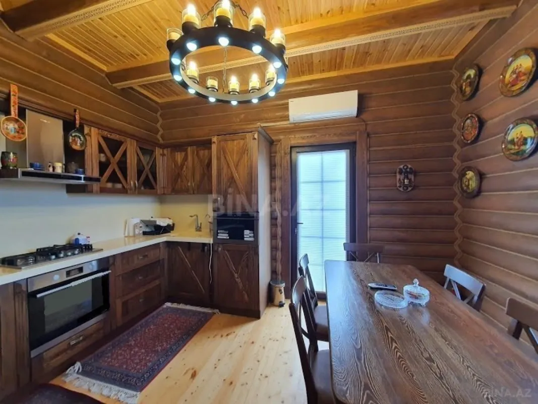 Satılır 9 otaqlı həyət evi 600 m²