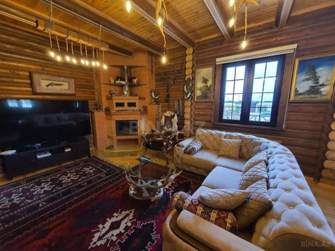 Satılır 9 otaqlı həyət evi 600 m²