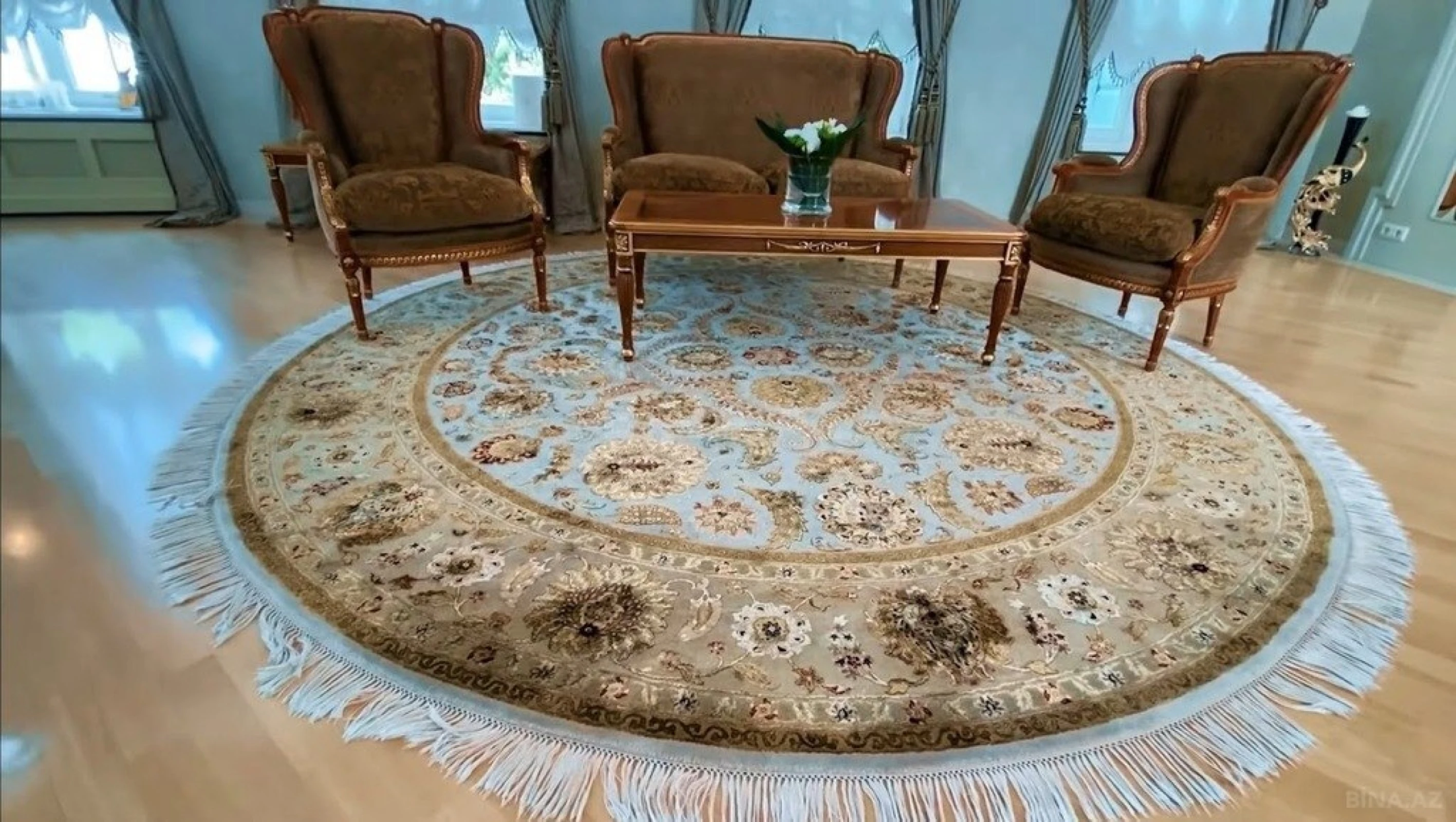 Satılır 12 otaqlı həyət evi 1600 m²