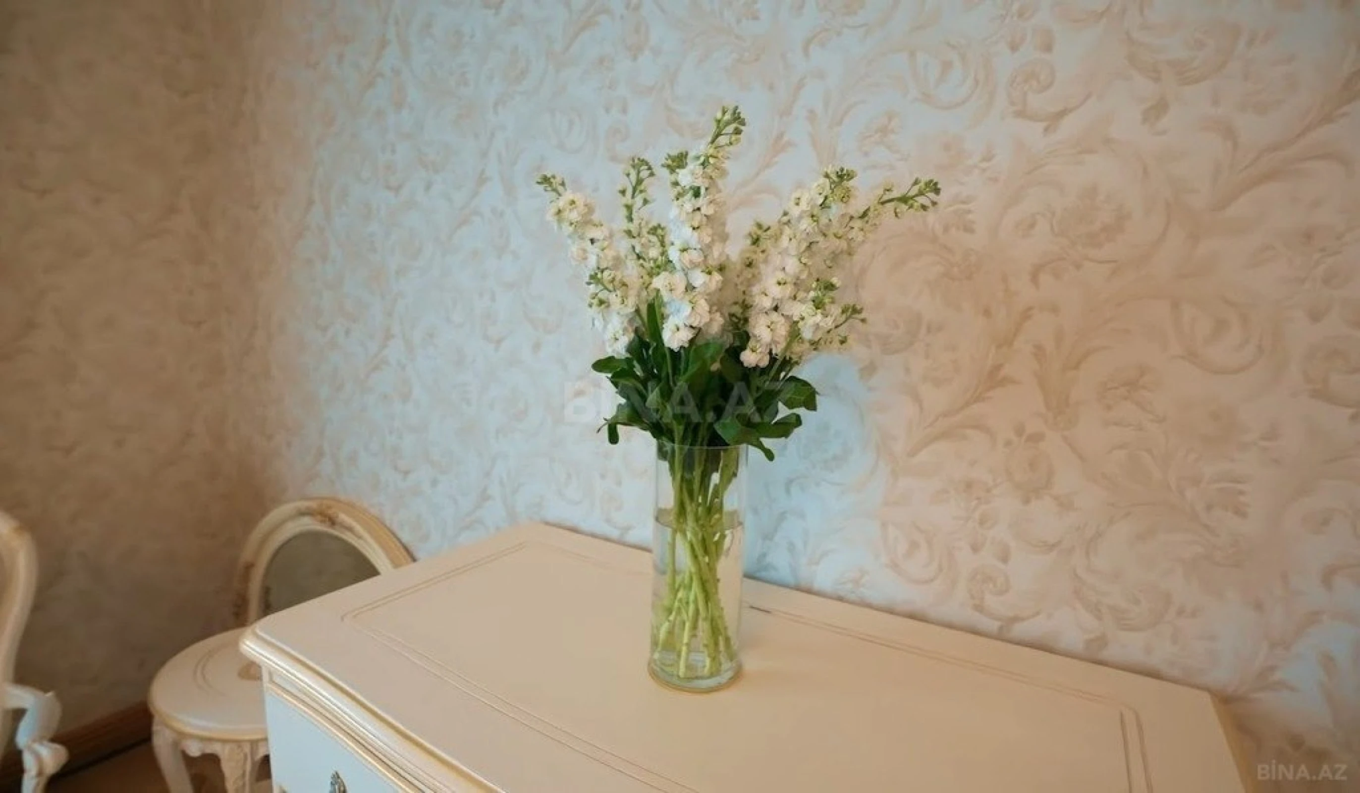 Satılır 12 otaqlı həyət evi 1600 m²