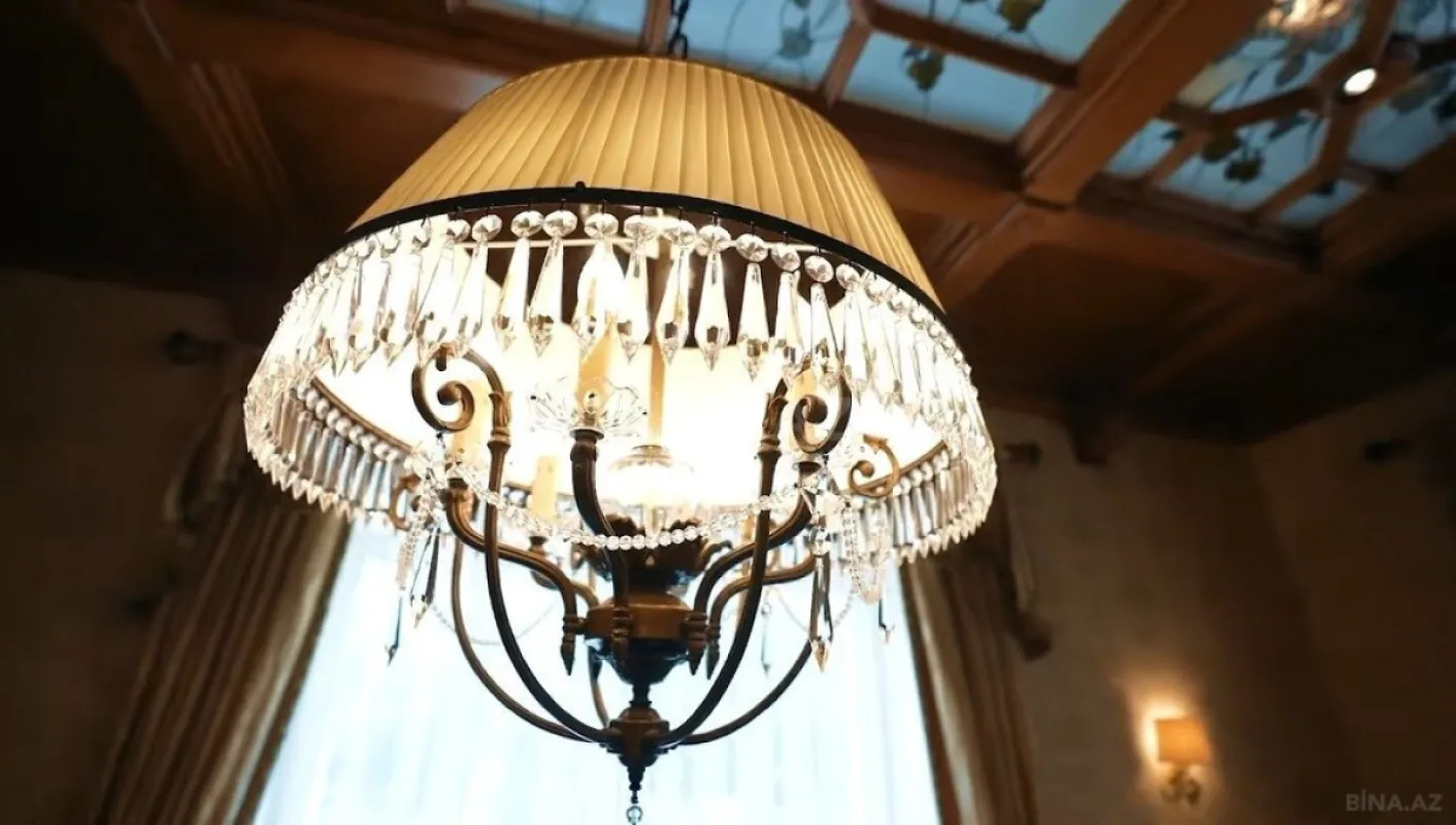 Satılır 12 otaqlı həyət evi 1600 m²