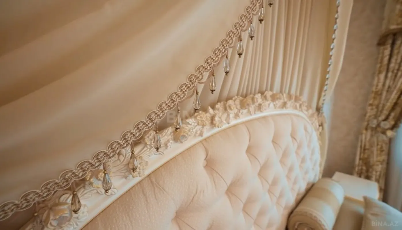 Satılır 12 otaqlı həyət evi 1600 m²