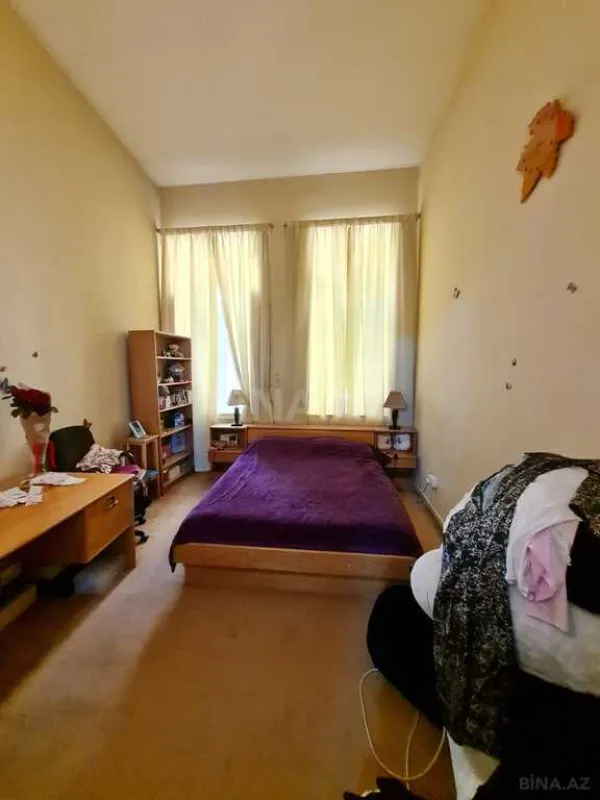 Satılır 4 otaqlı mənzil 165 m²