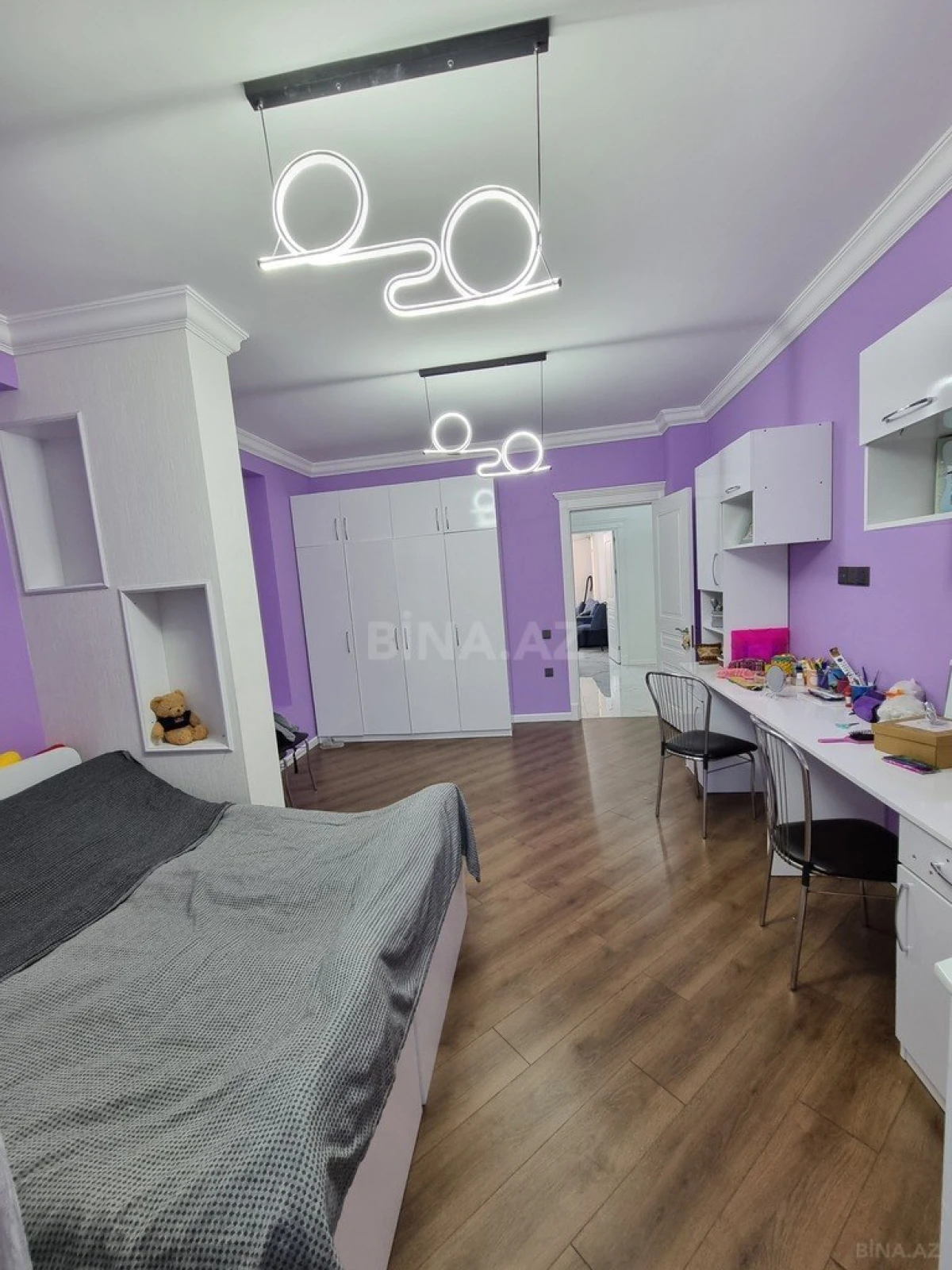 Satılır 3 otaqlı mənzil 160 m²