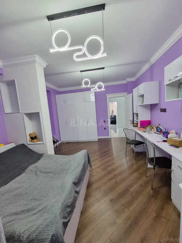 Satılır 3 otaqlı mənzil 160 m²