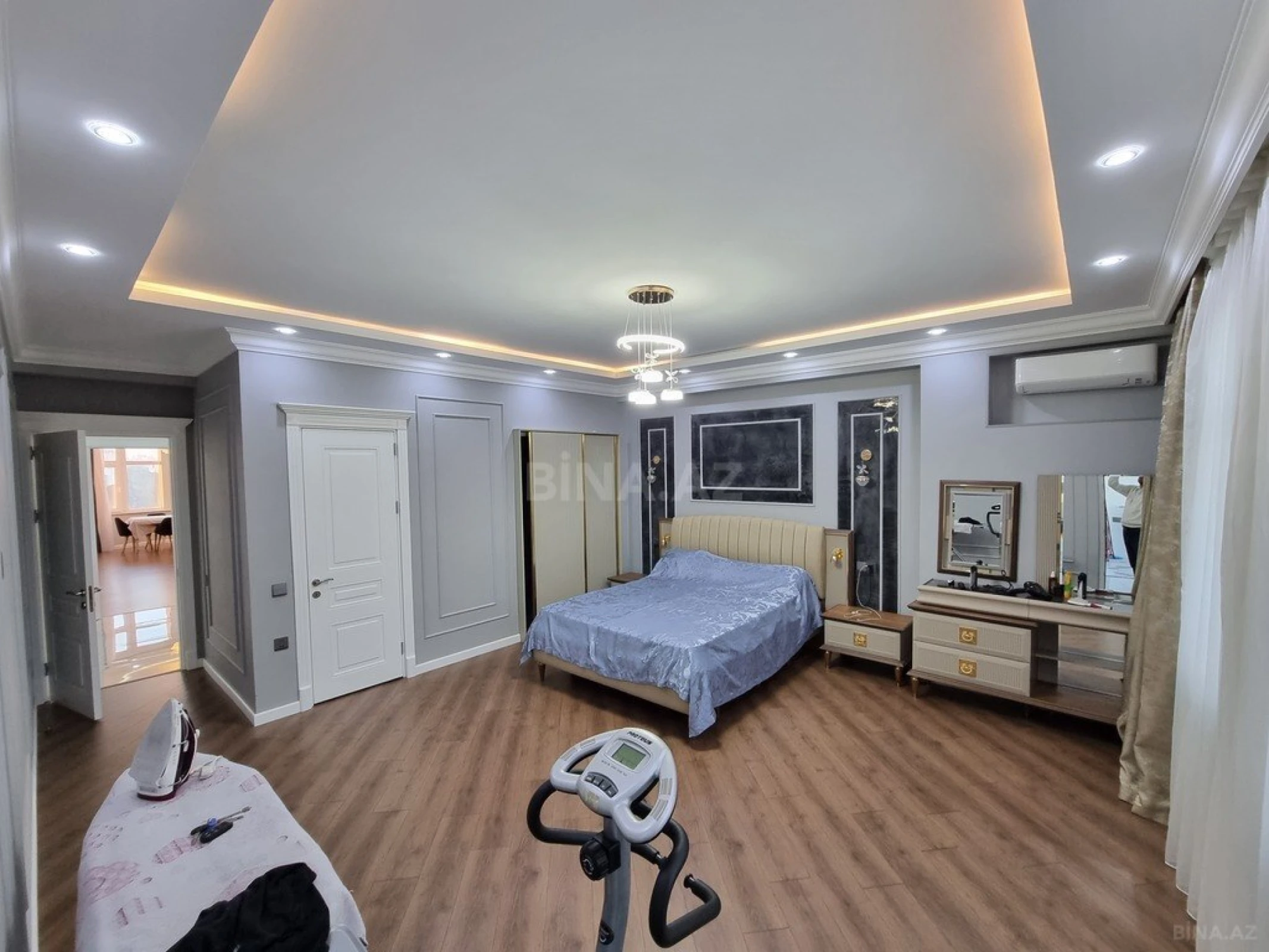 Satılır 3 otaqlı mənzil 160 m²