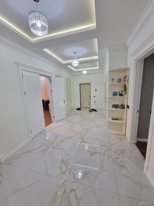 Satılır 3 otaqlı mənzil 160 m²