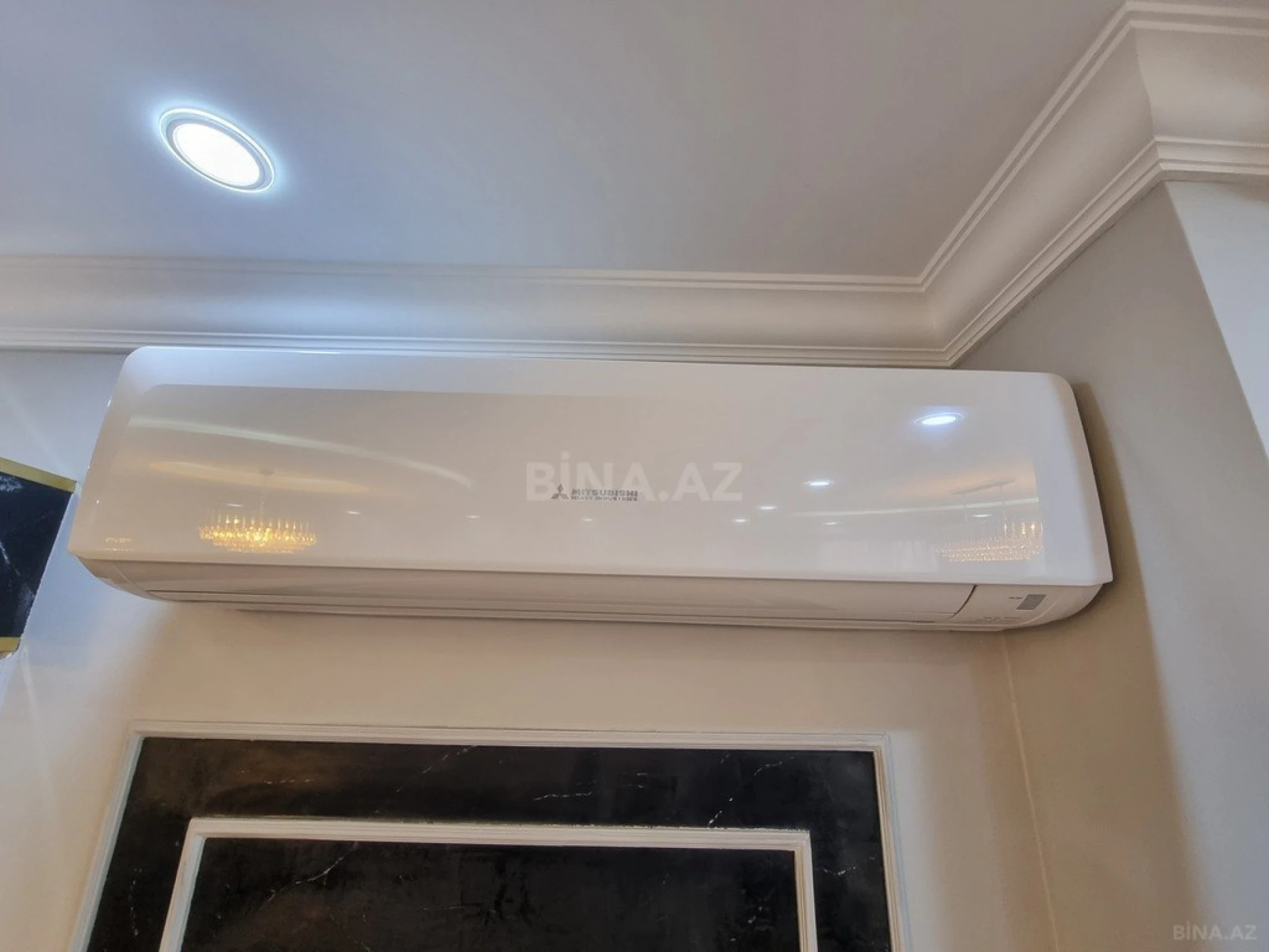 Satılır 3 otaqlı mənzil 160 m²