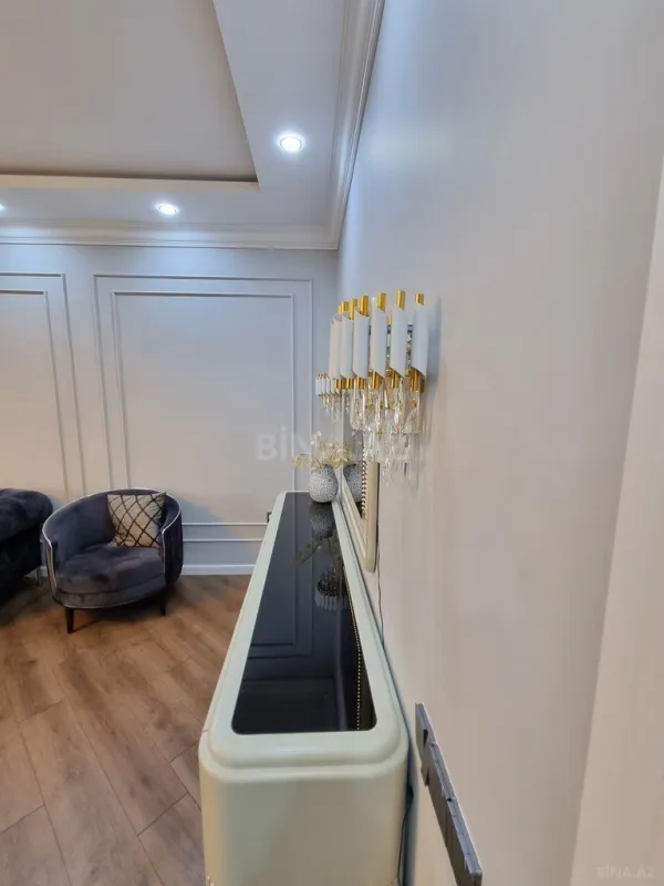Satılır 3 otaqlı mənzil 160 m²