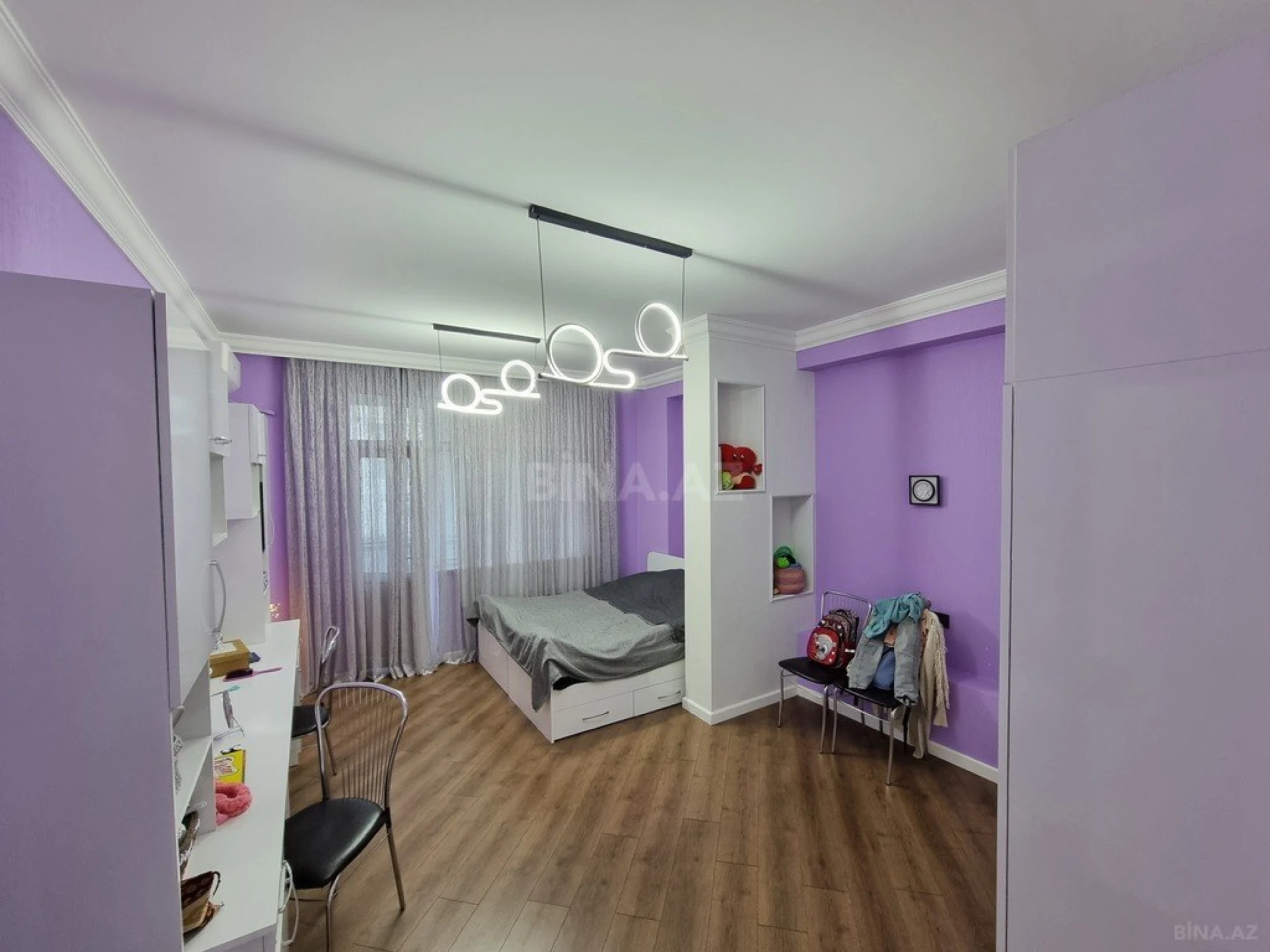 Satılır 3 otaqlı mənzil 160 m²
