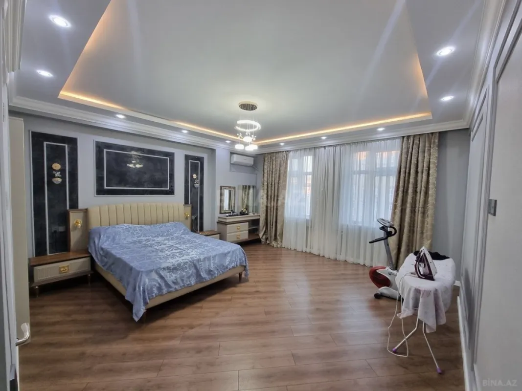 Satılır 3 otaqlı mənzil 160 m²