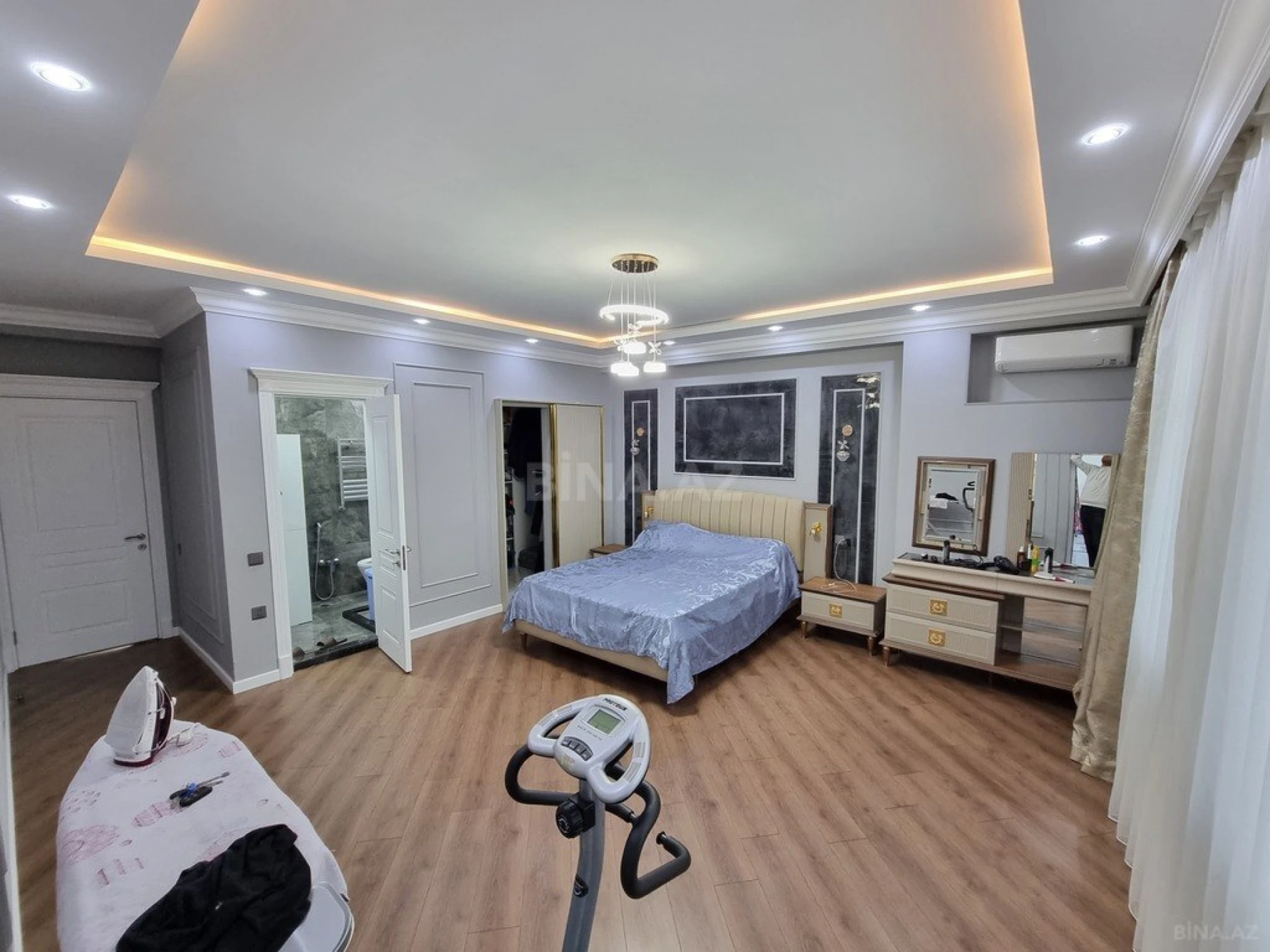 Satılır 3 otaqlı mənzil 160 m²