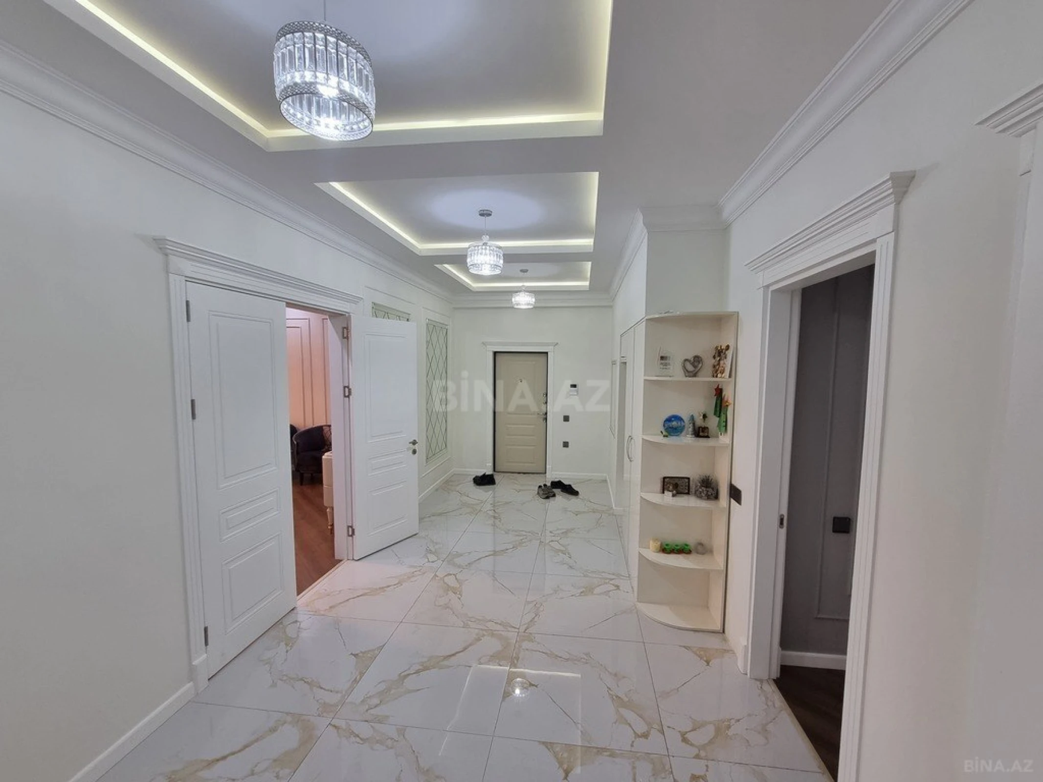 Satılır 3 otaqlı mənzil 160 m²