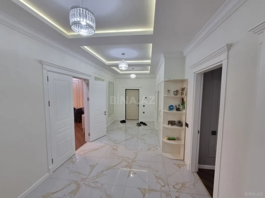 Satılır 3 otaqlı mənzil 160 m²