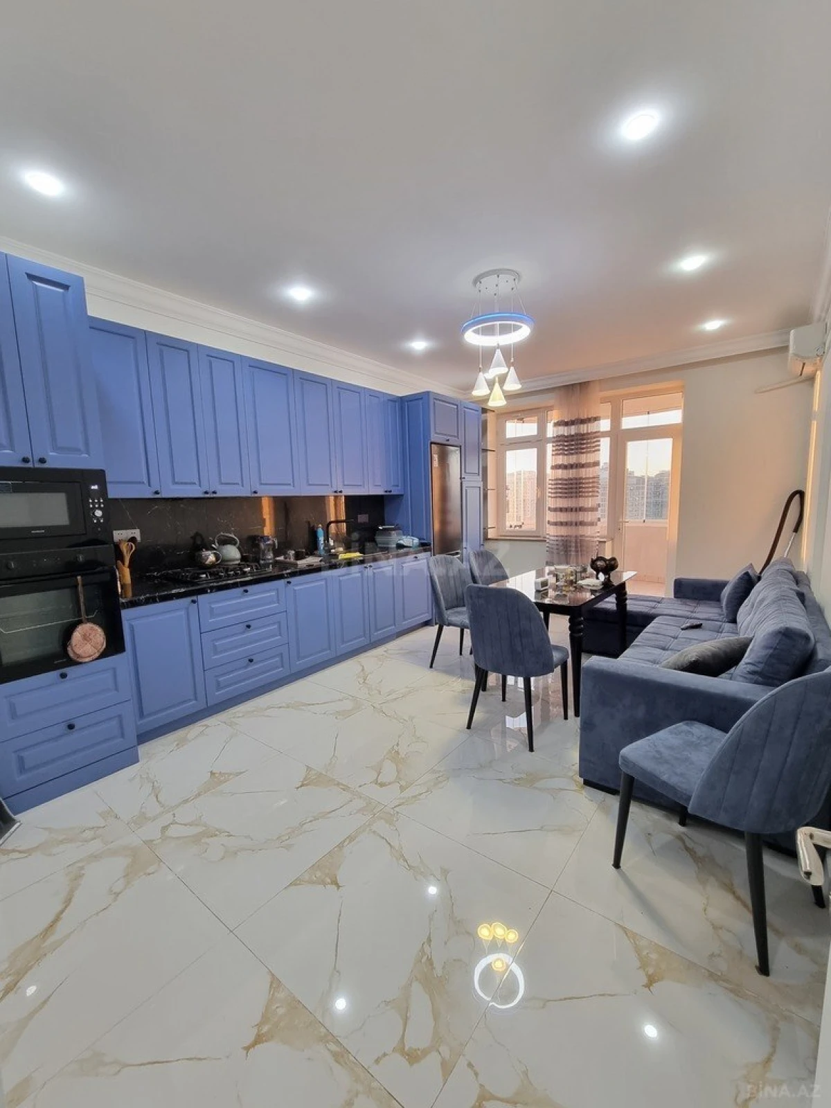 Satılır 3 otaqlı mənzil 160 m²