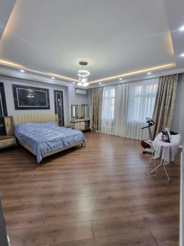 Satılır 3 otaqlı mənzil 160 m²
