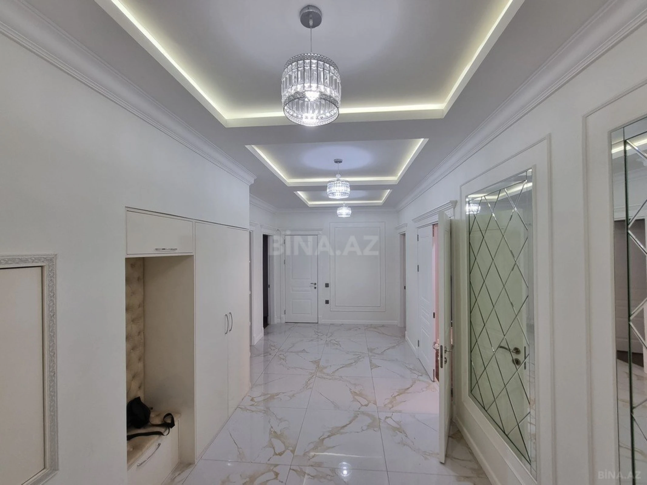 Satılır 3 otaqlı mənzil 160 m²