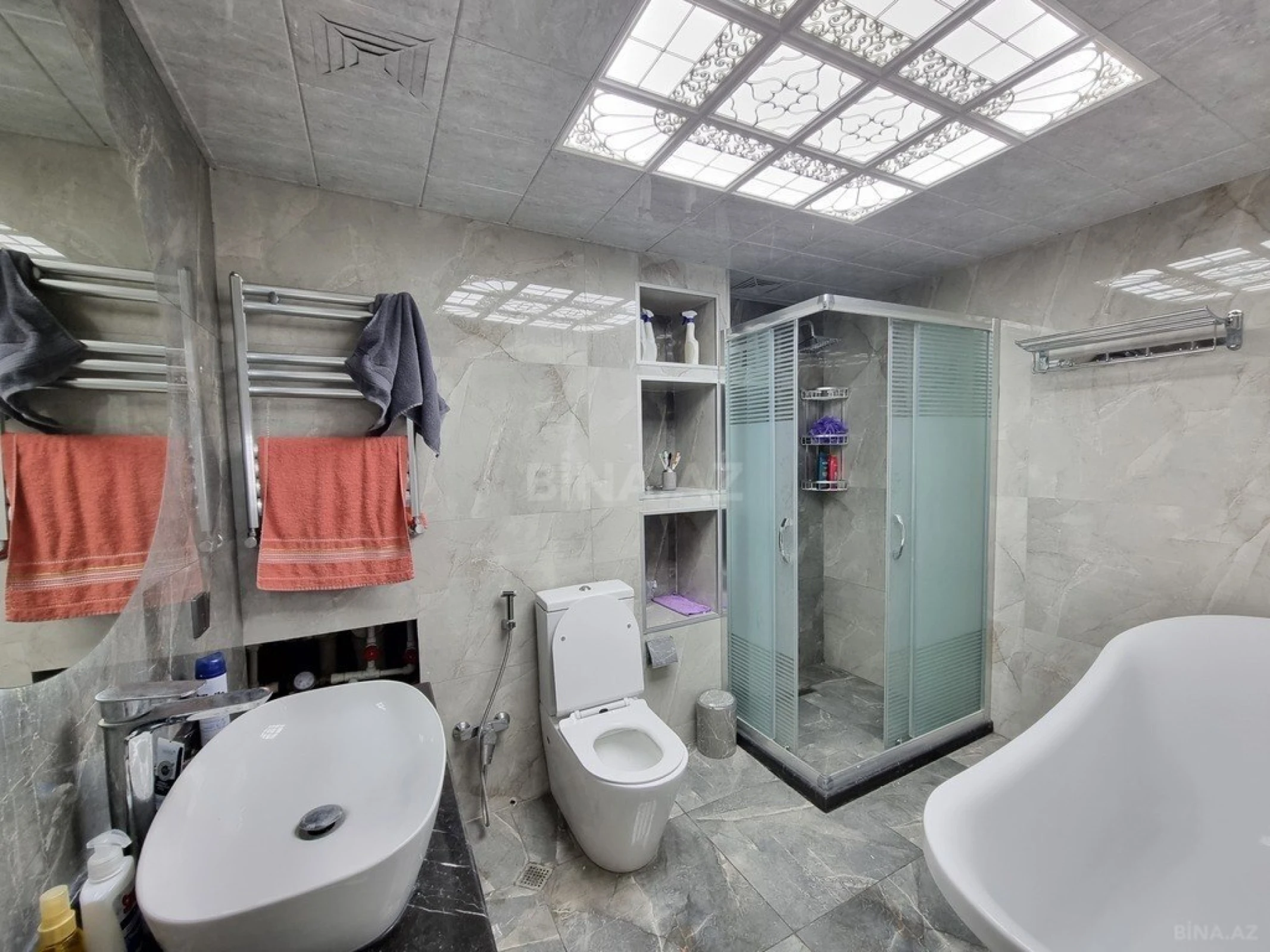 Satılır 3 otaqlı mənzil 160 m²