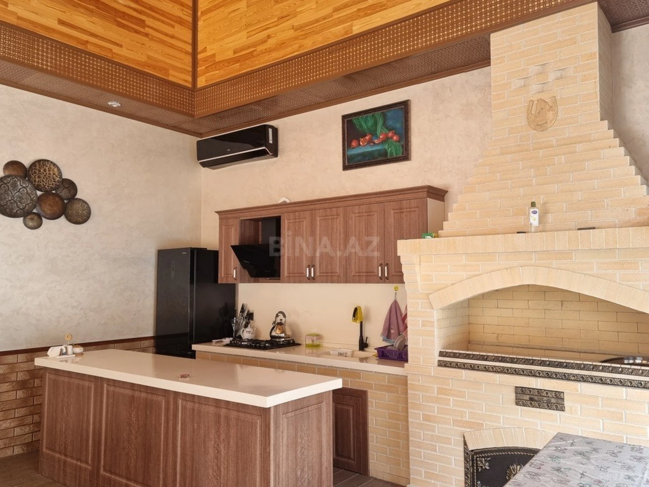 Satılır 8 otaqlı həyət evi 700 m²