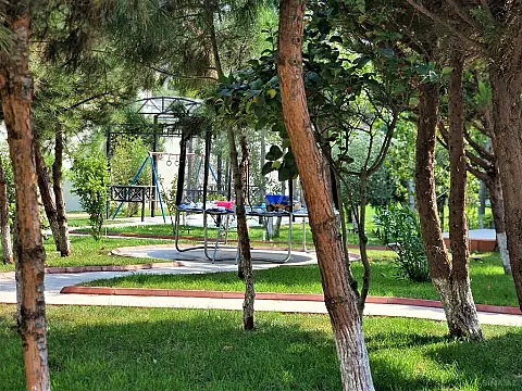 Satılır 8 otaqlı həyət evi 700 m²