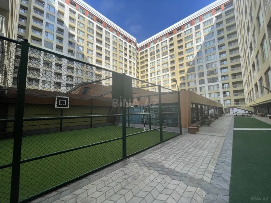 Satılır 4 otaqlı mənzil 181 m²