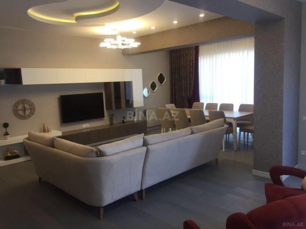 Satılır 4 otaqlı mənzil 181 m²