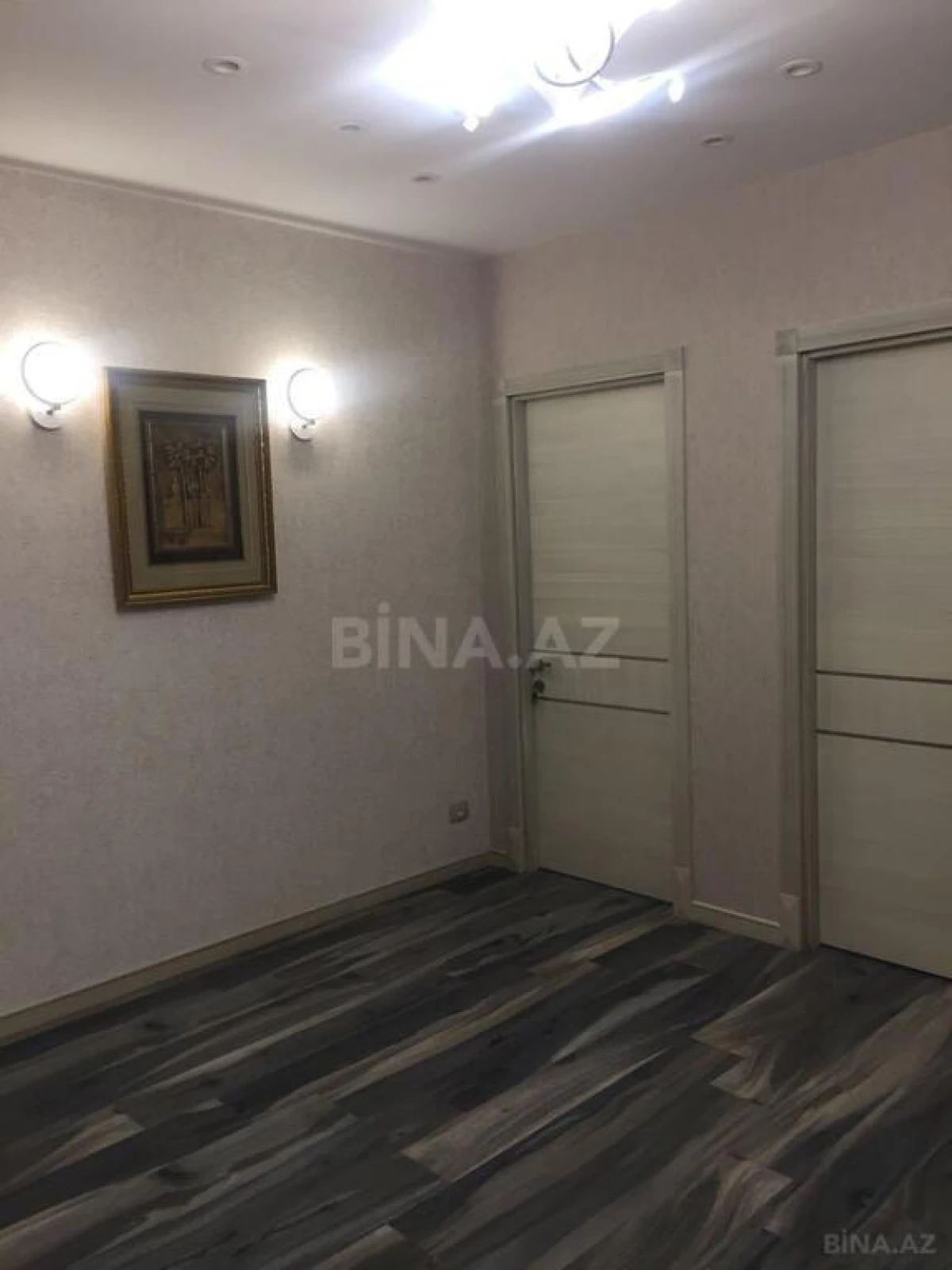 Satılır 4 otaqlı mənzil 181 m²