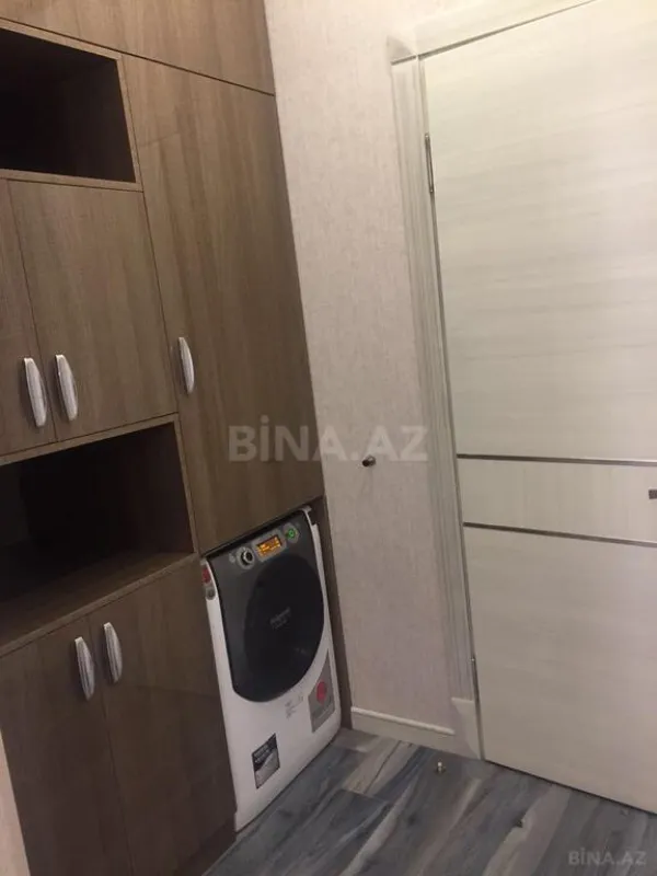 Satılır 4 otaqlı mənzil 181 m²