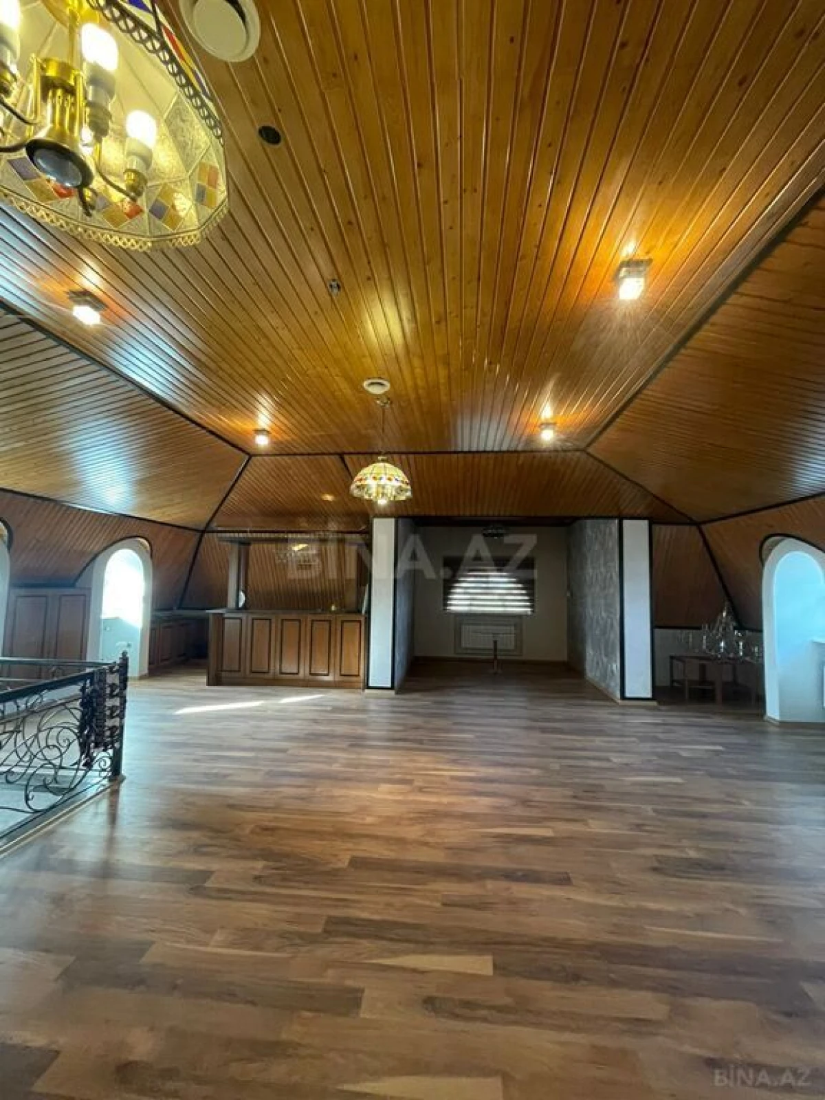 Kirayə verilir 7 otaqlı həyət evi 400 m²