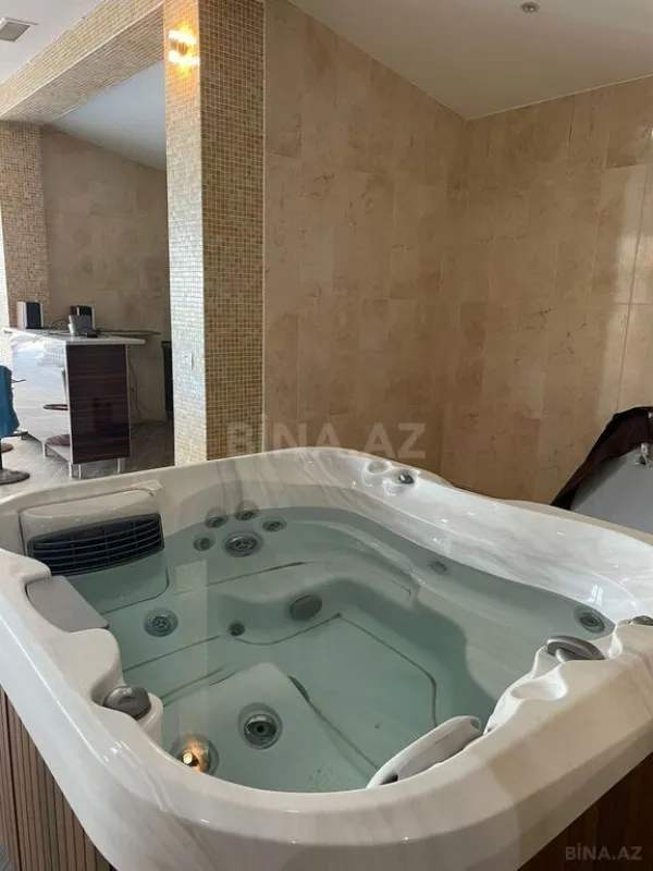 Kirayə verilir 7 otaqlı həyət evi 400 m²