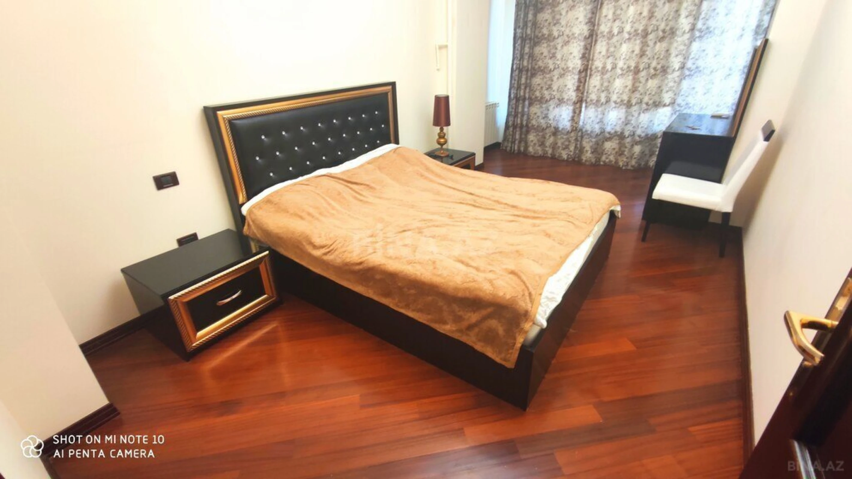 Satılır 3 otaqlı mənzil 125 m²