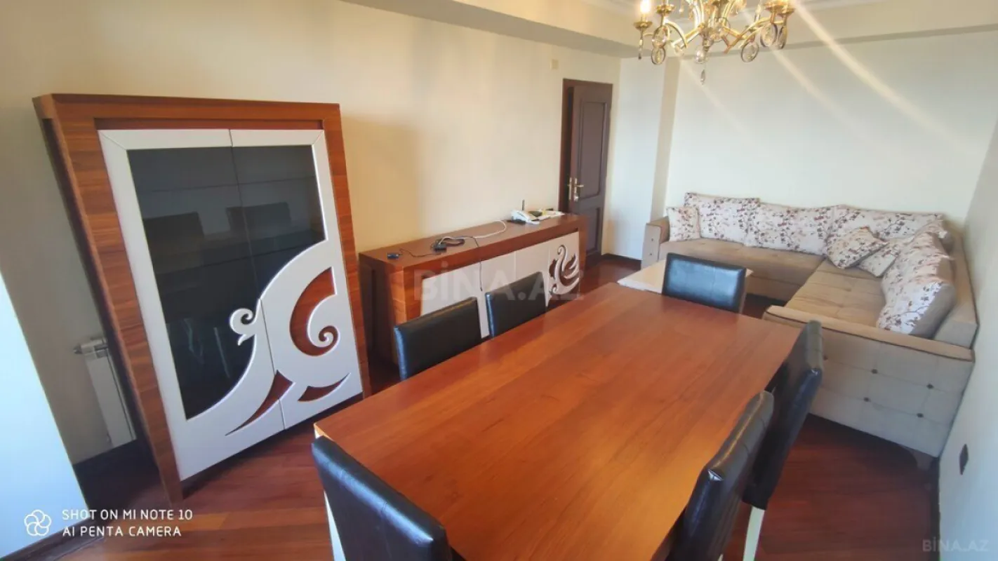 Satılır 3 otaqlı mənzil 125 m²