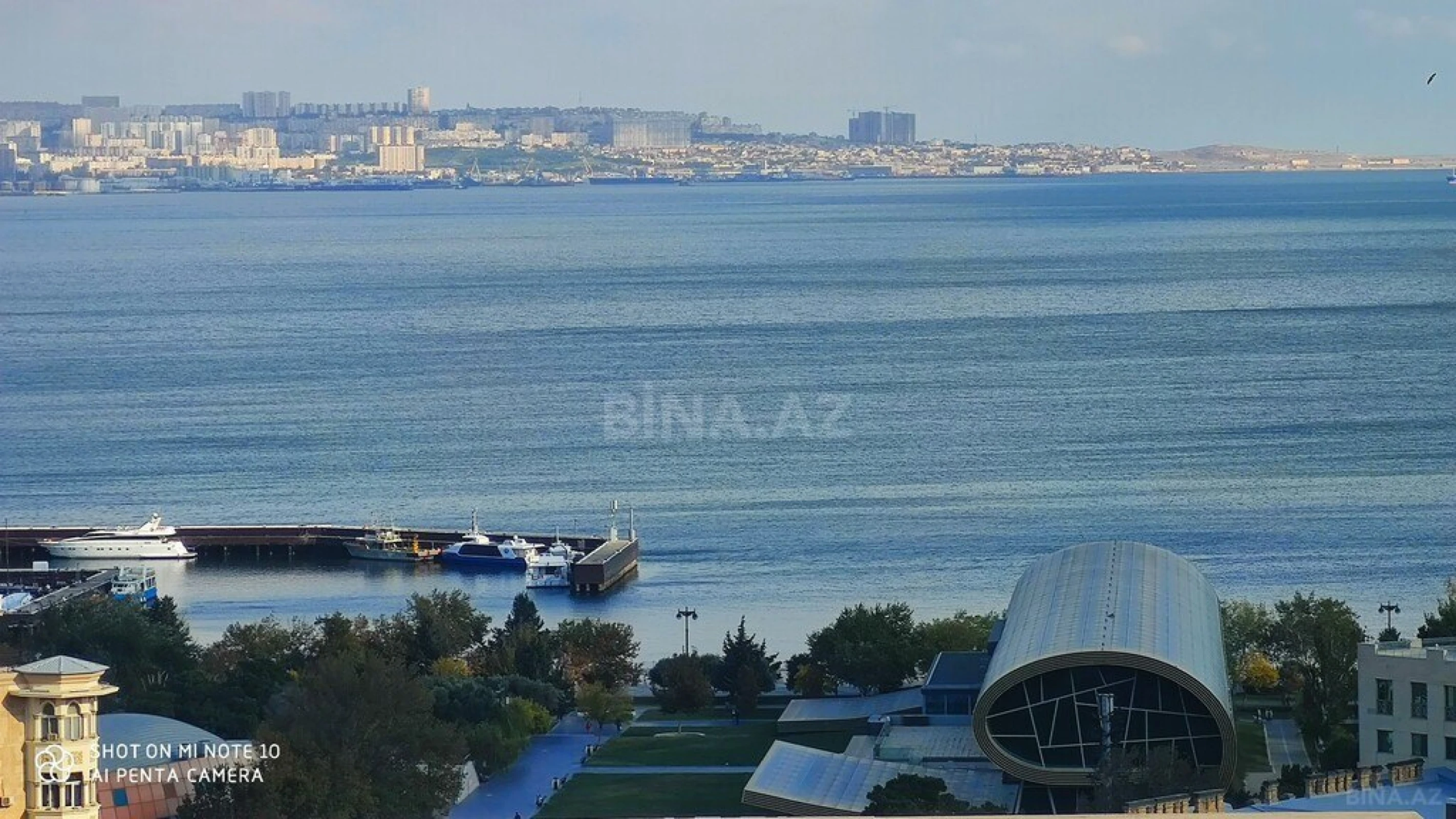 Satılır 3 otaqlı mənzil 125 m²