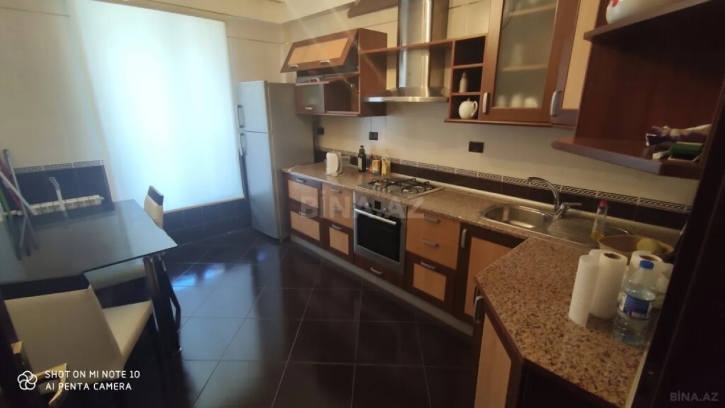 Satılır 3 otaqlı mənzil 125 m²