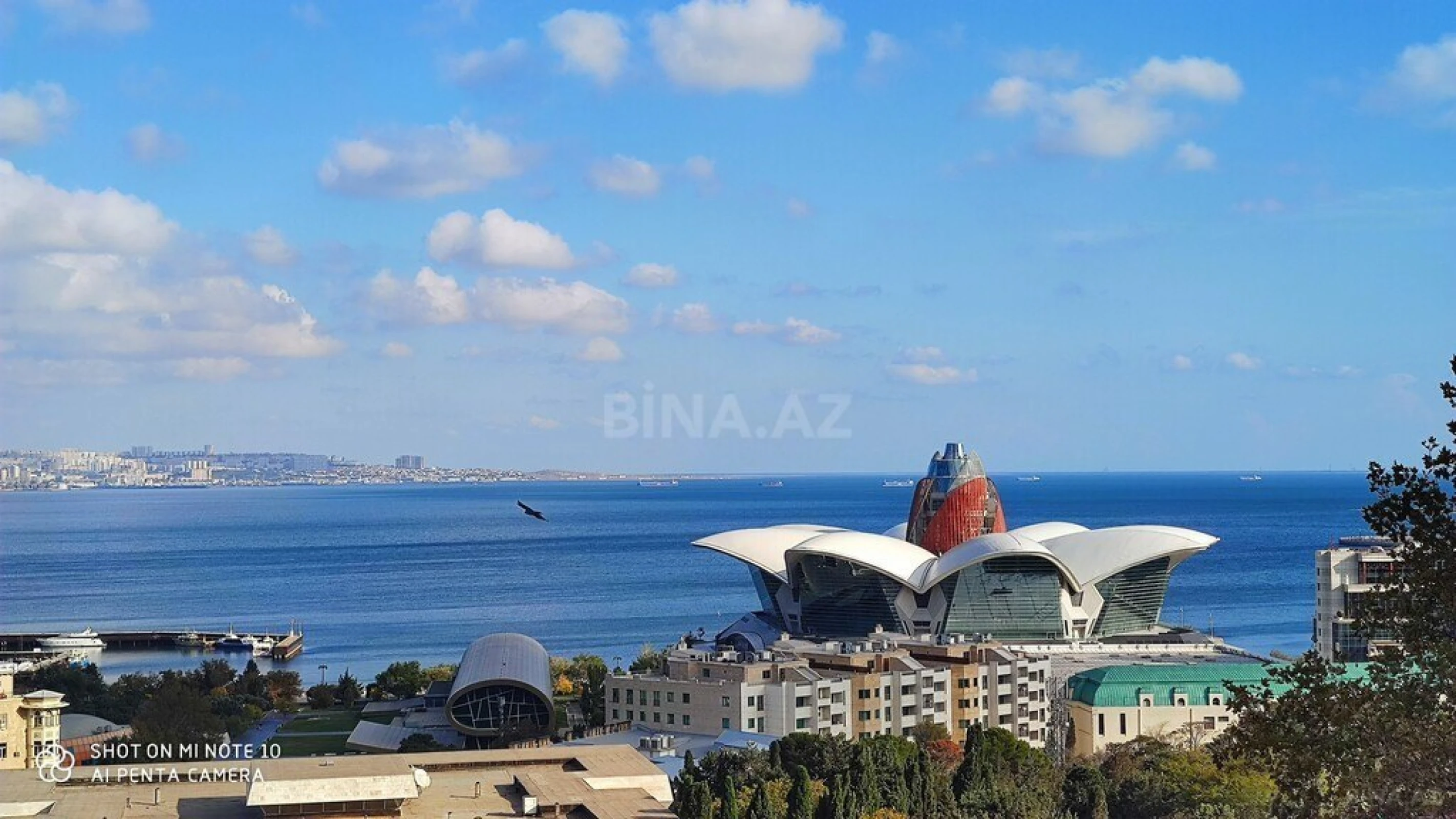 Satılır 3 otaqlı mənzil 125 m²