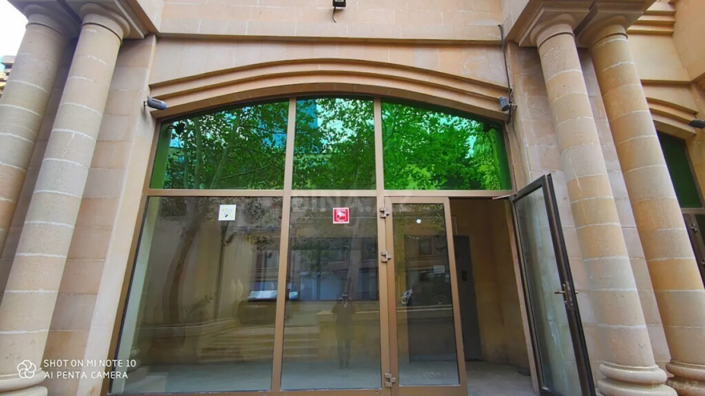 Satılır 3 otaqlı mənzil 125 m²