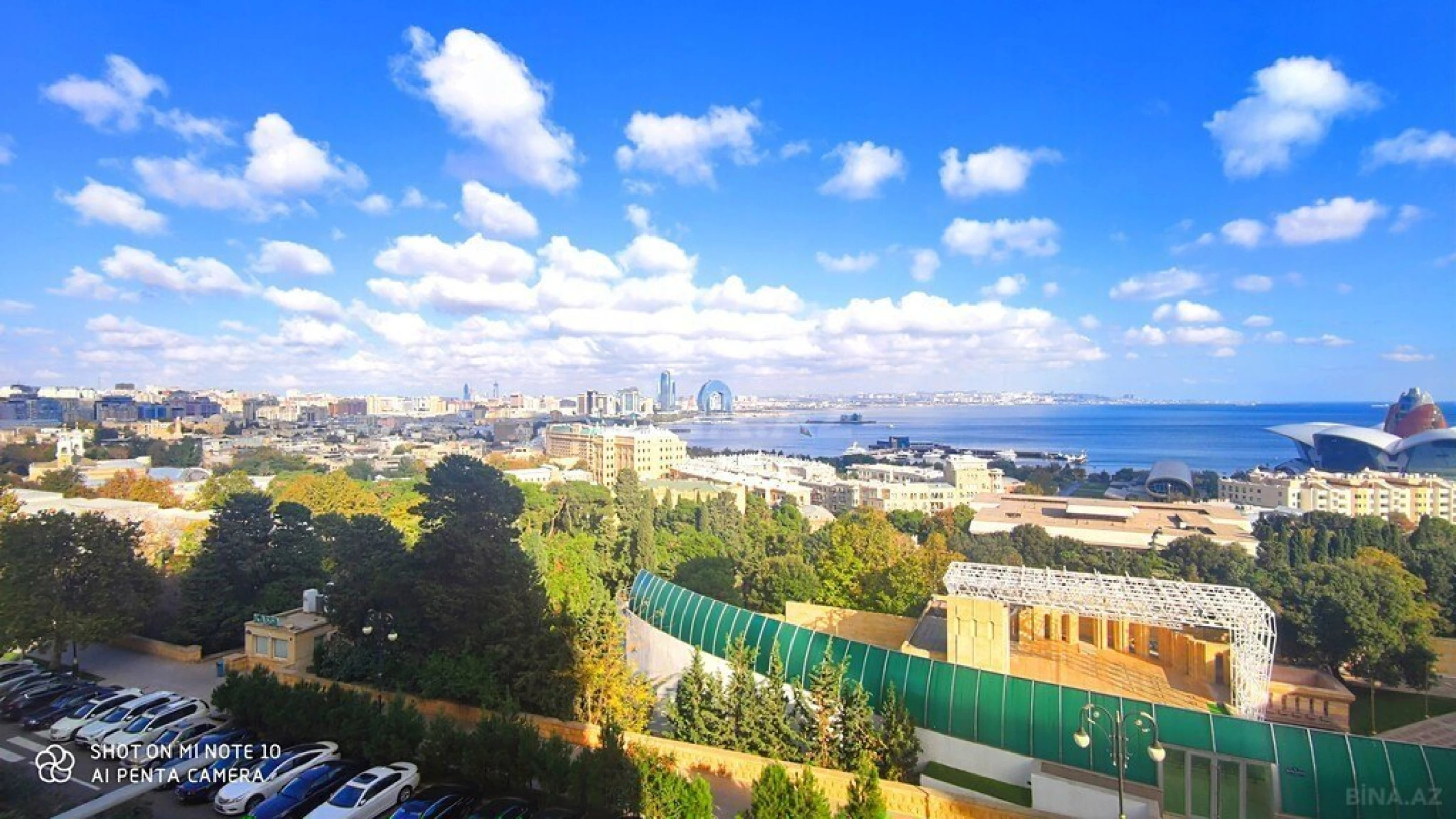 Satılır 3 otaqlı mənzil 125 m²