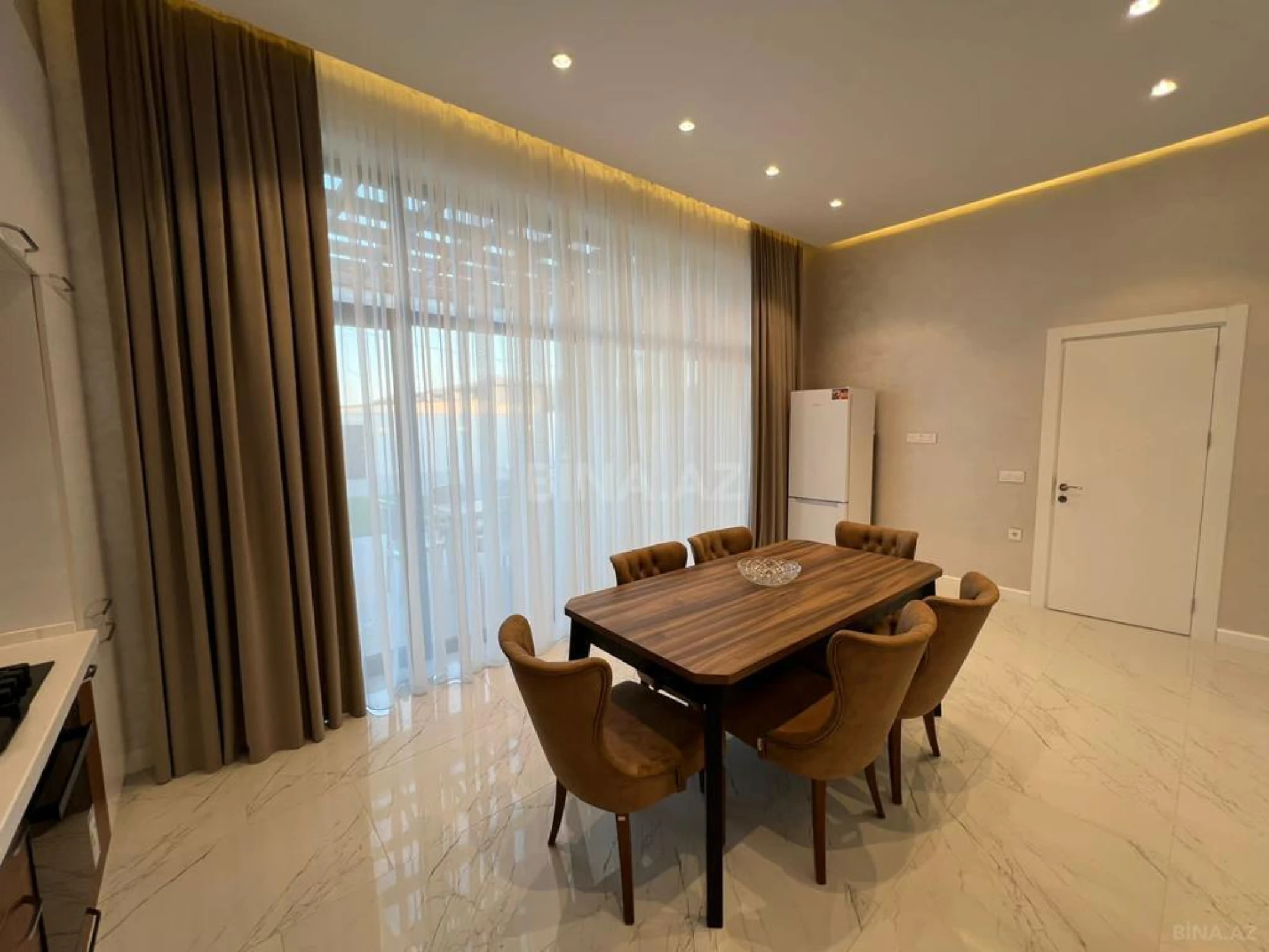 Kirayə verilir 5 otaqlı həyət evi 190 m²