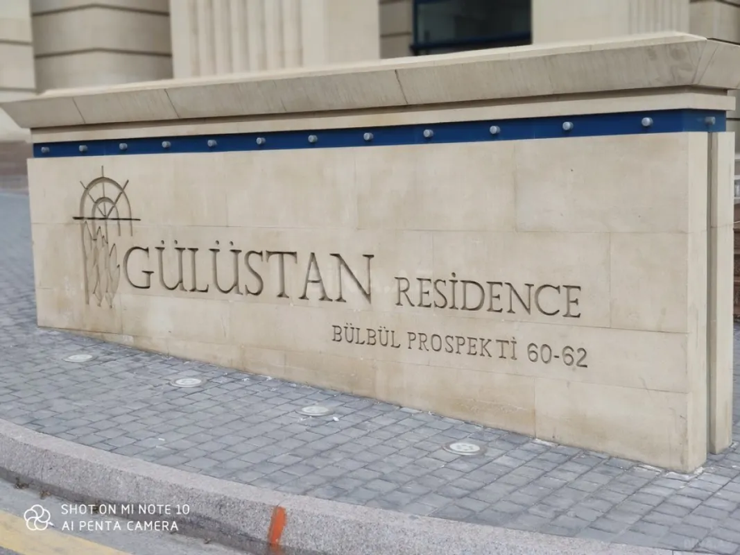 Satılır 15 otaqlı mənzil 875 m²