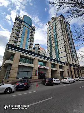 Satılır 15 otaqlı mənzil 875 m²