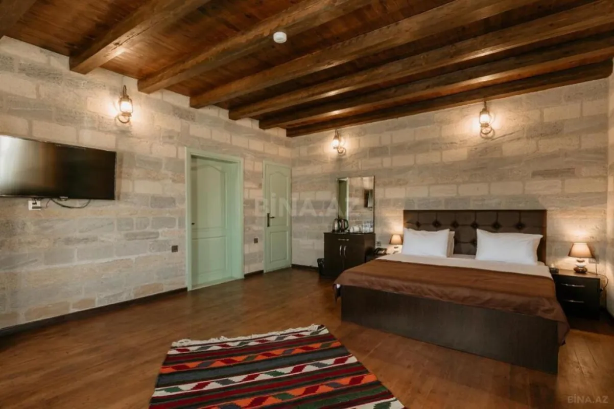 Satılır obyekt 280 m²